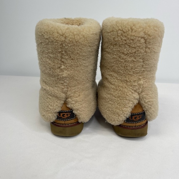 Uggs Boots (SB#1) - Picture 6 of 8